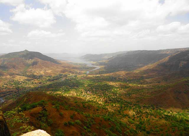Romantic Escapes: Top 5 Honeymoon Destinations Near Pune